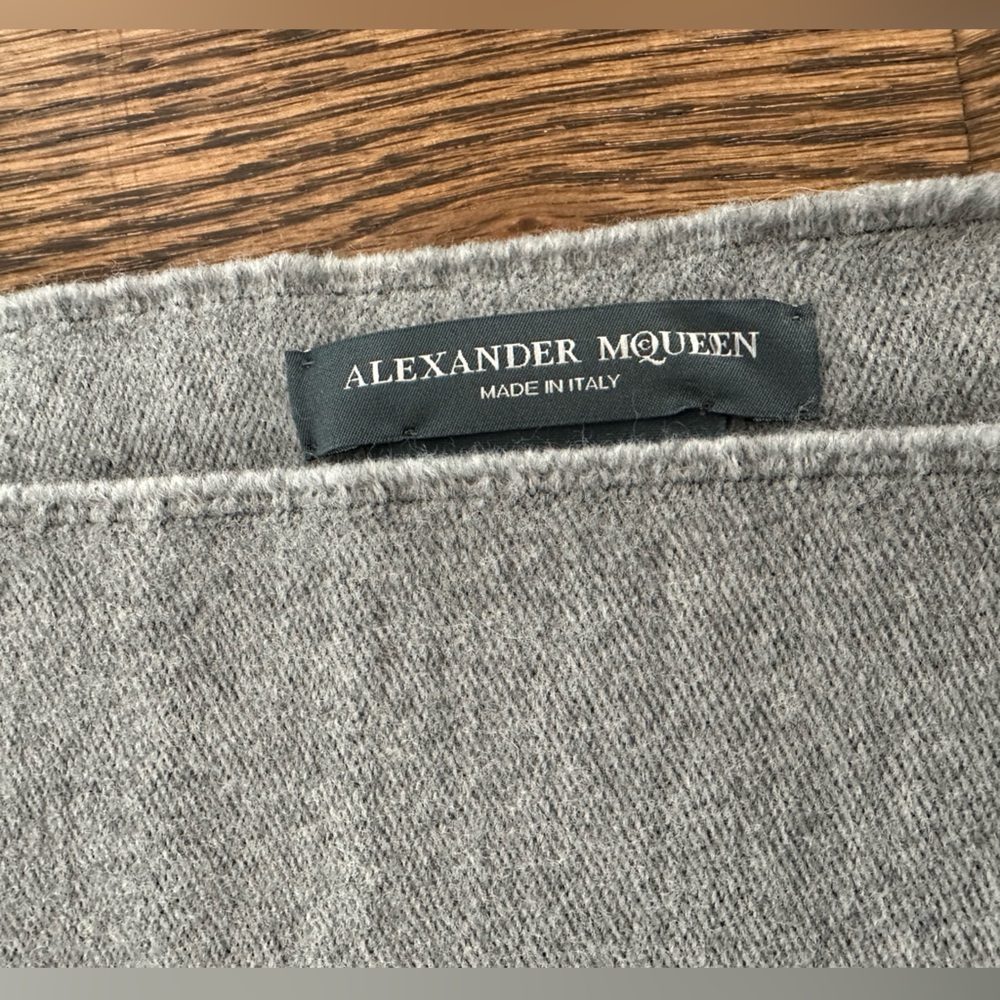 Alexander McQueen wool scarf - Picture 7 of 8